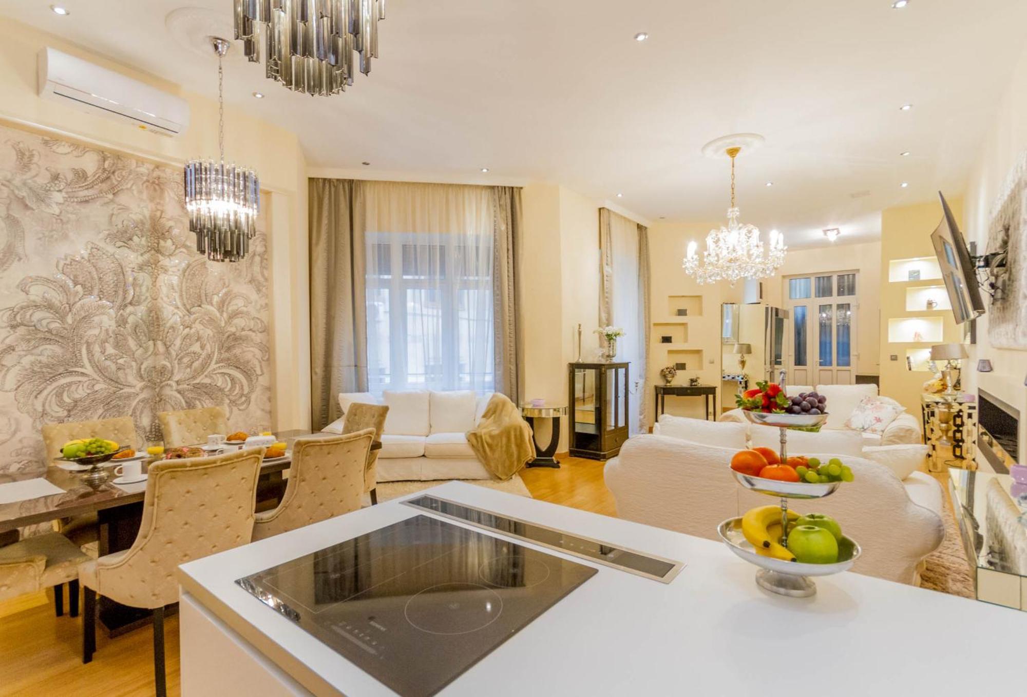 Principe Luxury Next To Parliament Apartment